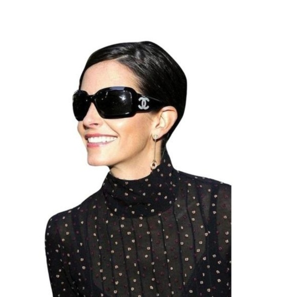 Chanel Black White Pearl CC Logo